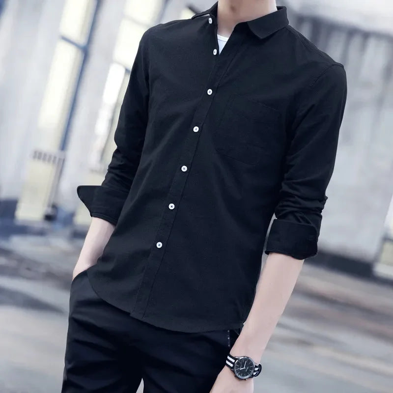 Camisa masculina de manga longa, branca, slim fit, profissional.